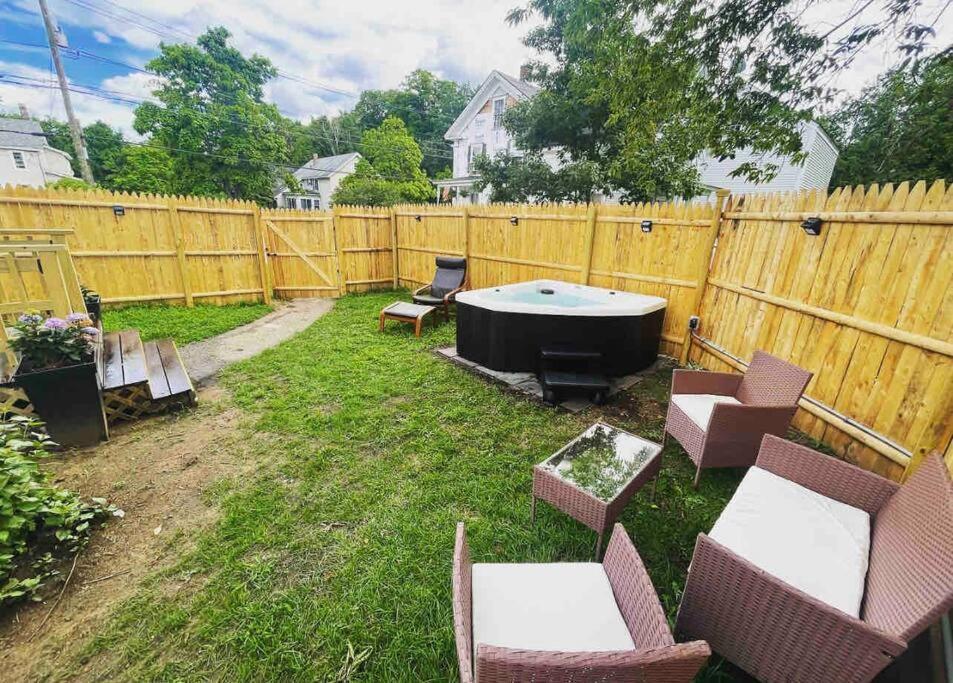 New!! Lovely Unit W/ Private Hot Tub And Patio! 拉科尼亚 外观 照片