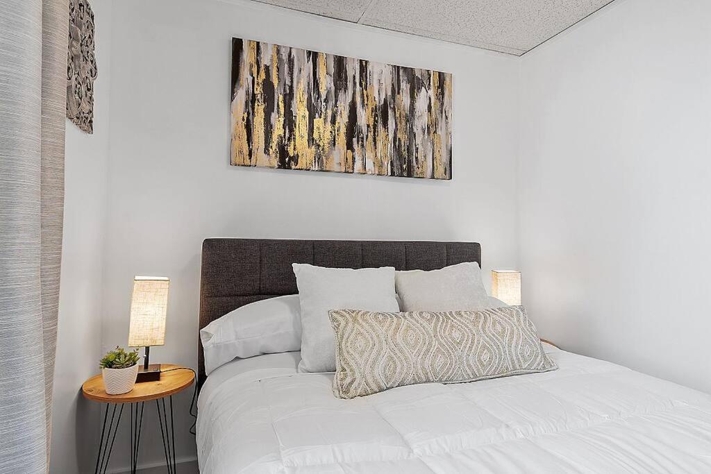 New!! Lovely Unit W/ Private Hot Tub And Patio! 拉科尼亚 外观 照片